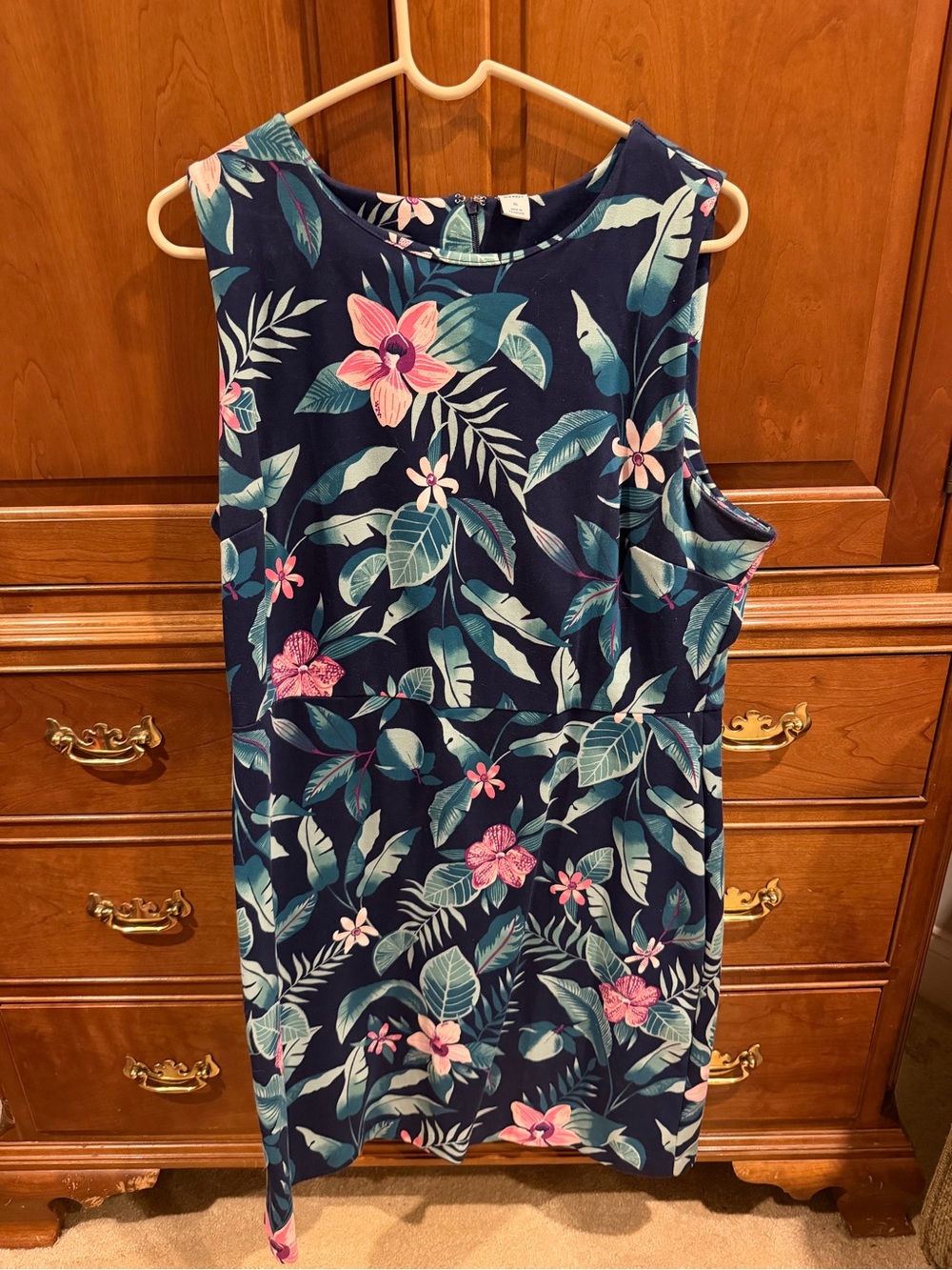 Old Navy Sleeveless Navy Floral Shift Dress - Tropical Print